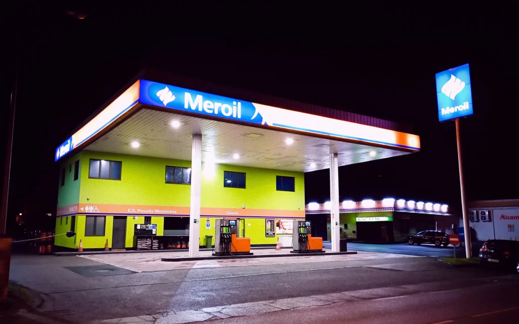 Posada Menéndez - gasolinera Meroil en Posada de Llanes