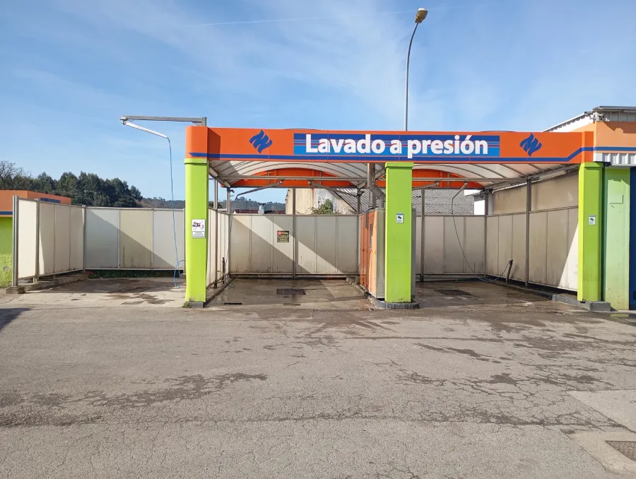 Posada Menéndez - boxes de lavado de vehículos en Posada de Llanes