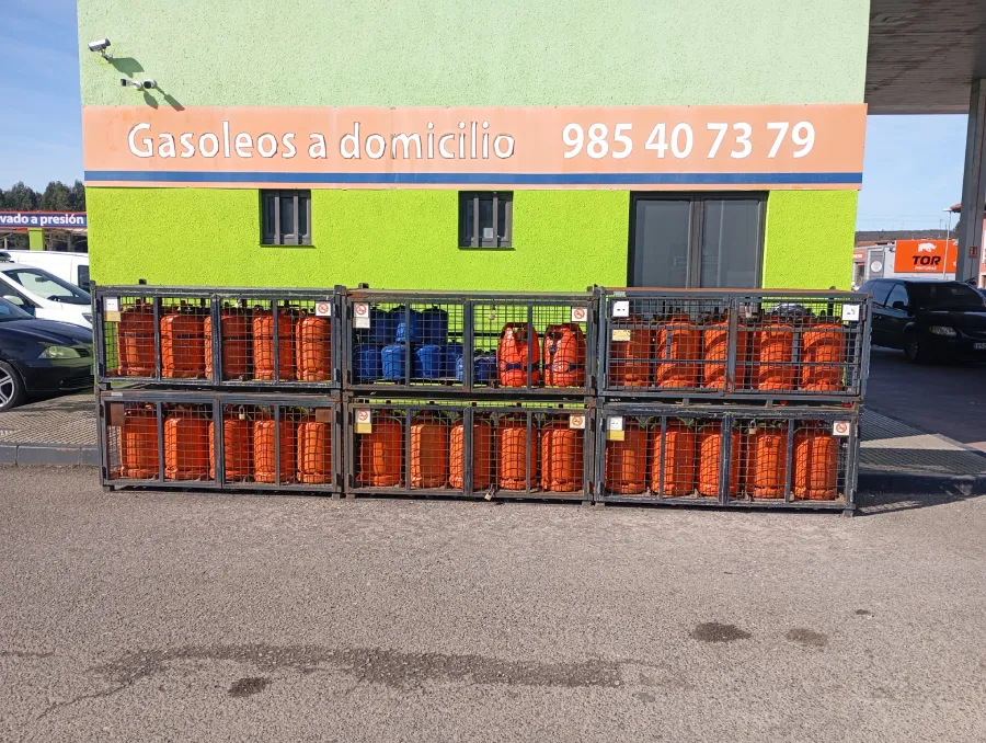 Posada Menéndez - bombonas de butano en diferentes formatos