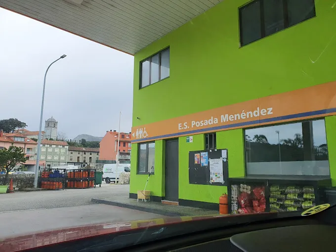 Estación de servicio Posada Menéndez en Posada de Llanes, Asturias, combustible, tienda y servicios completos